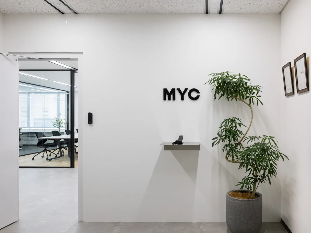 大阪本社エントランス